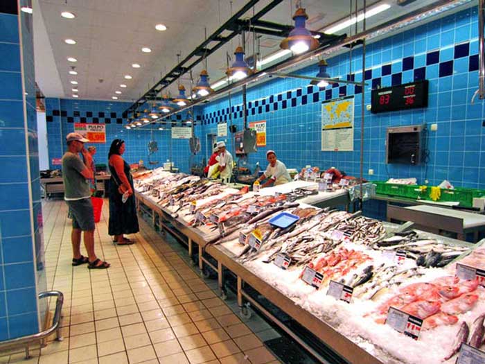 Riesige Auswahl auf dem Fischmarkt